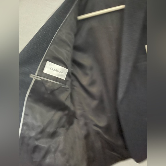 Calvin Klein 42 short Navy Suit - Picture 3 of 5